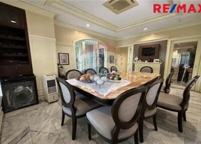 500 Sqm., 6 Beds Townhouse listed for ฿ 61,360,000.