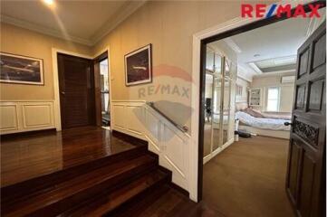 500 Sqm., 6 Beds Townhouse listed for ฿ 61,360,000.