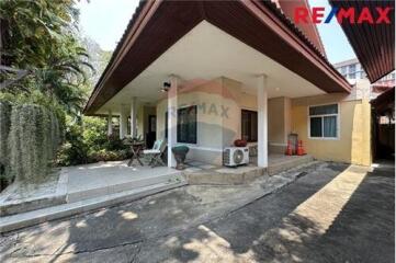 500 Sqm., 6 Beds Townhouse listed for ฿ 61,360,000.