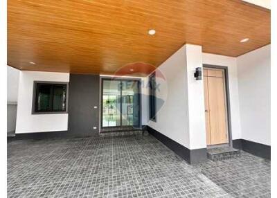 212 Sqm., 4 Beds Townhouse listed for ฿ 6,500,000.