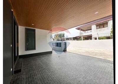 212 Sqm., 4 Beds Townhouse listed for ฿ 6,500,000.