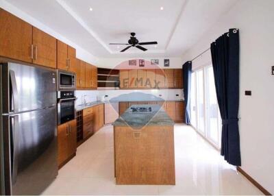 Mali Residences, Spacious Villa 3(+1) Bed 5 Bath,