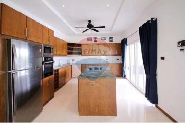 Mali Residences, Spacious Villa 3(+1) Bed 5 Bath,