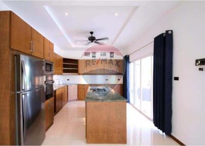 Mali Residences, Spacious Villa 3(+1) Bed 5 Bath,