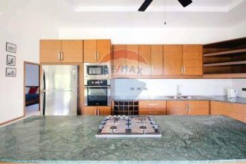 Mali Residences, Spacious Villa 3(+1) Bed 5 Bath,