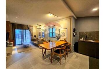 Luxury Modern Townhouse, 3 Bed 2 Bath in Hua Hin Soi 70 For Sale