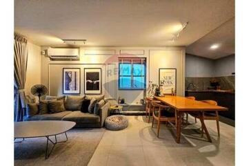 Luxury Modern Townhouse, 3 Bed 2 Bath in Hua Hin Soi 70 For Sale