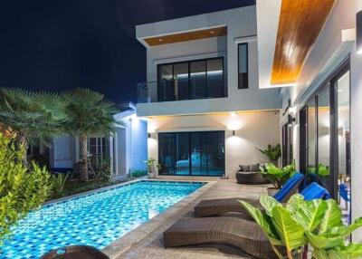 Pool villa for Rent in Nong Pa Khrang, Mueang Chiang Mai.