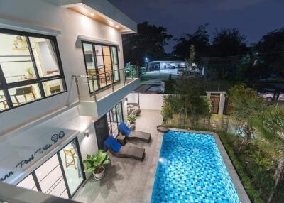 Pool villa for Rent in Nong Pa Khrang, Mueang Chiang Mai.