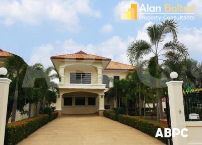 4 Bed 3 Bath Pool Villa in East Pattaya HR1986