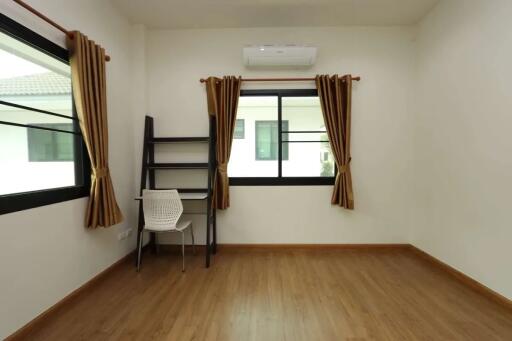 House to rent at Sarisa Ville near Lanna School