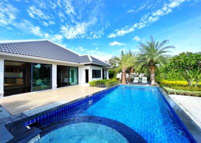 Elegant 4-Bedroom Poolvilla