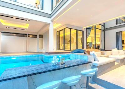 Elegant and Expansive 5-Bedroom Pool Villa
