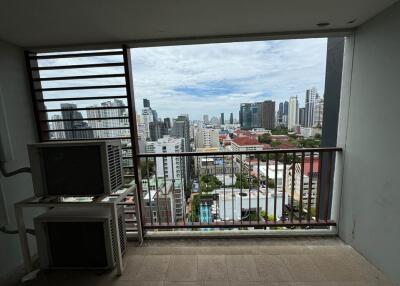 15 Sukhumvit Residences