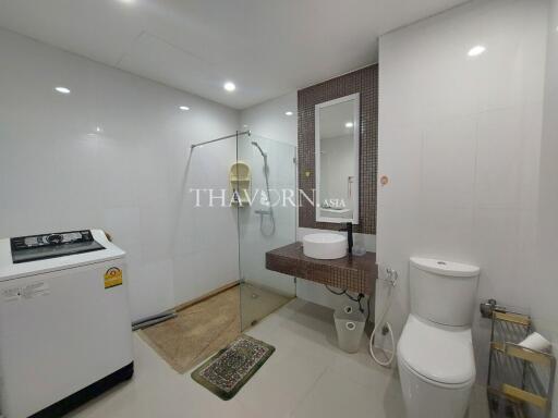 Condo for sale 2 bedroom 68.57 m² in Diamond Suites Resort, Pattaya