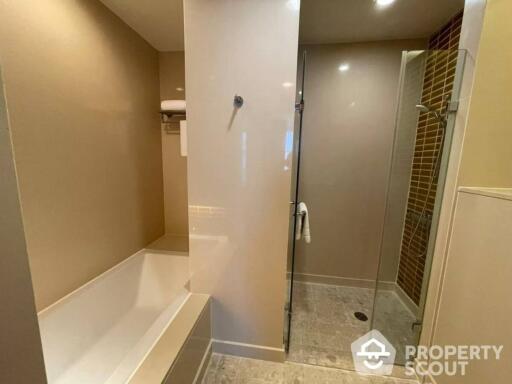 2-BR Serviced Apt. near BTS Saphan Taksin