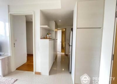 1-BR Condo at Down Town 49 near BTS Phrom Phong