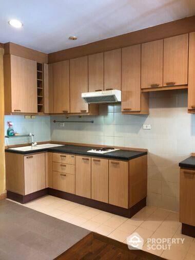 1-BR Condo at Baan Preuksasiri 2 Suanplu Condominium near BTS Ratchathewi