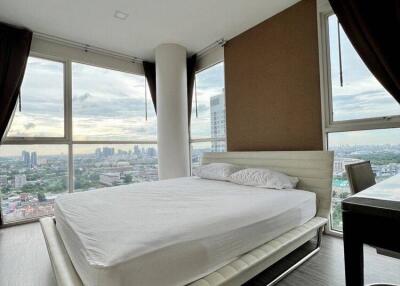 2-BR Condo at Ideo Mix Phaholyothin near BTS Saphan Khwai