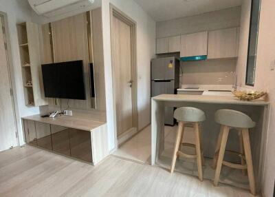 1-BR Condo at Life One Wireless near BTS Phloen Chit