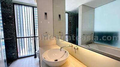 2 Bedrooms condo on high floor with balcony - Domus Sukhumvit 16