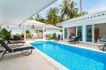 4 Bedrooms villa for rent