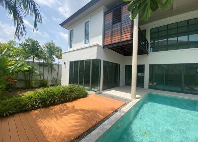 Modern House with 3 Bedrooms in Bang Tao for Rent