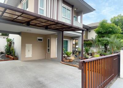 Modern House with 4 Bedrooms in Koh Kaew for Sale