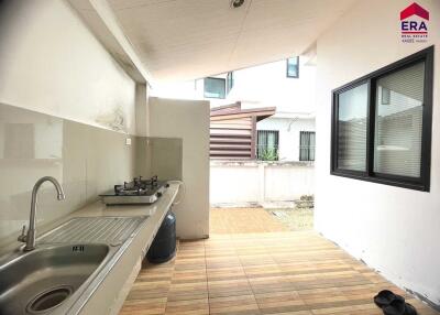 Outdoor Kitchen with Gas Stove and Sink