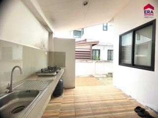 Outdoor Kitchen with Gas Stove and Sink