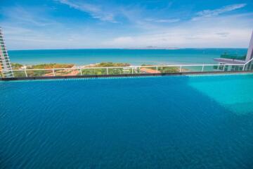 Infinity pool with ocean view