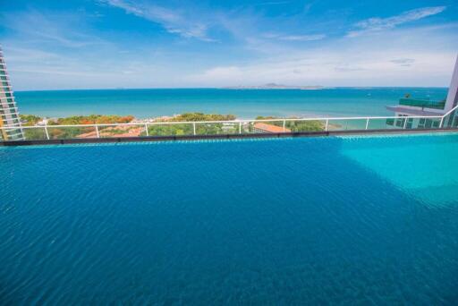 Infinity pool with ocean view