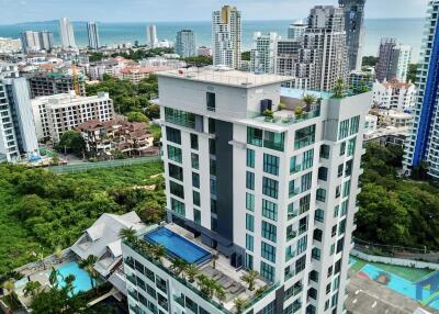 Spacious 1-Bedroom Condo with Ocean Views in The Point Pratumnak, Pattaya