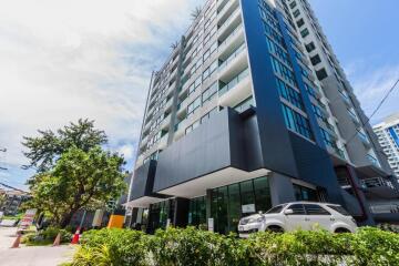 Exterior view of a modern apartment building