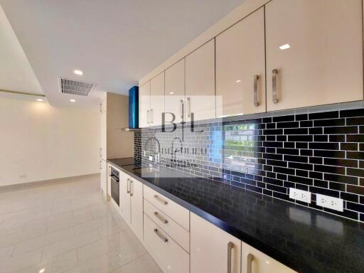 Modern kitchen with subway tile backsplash