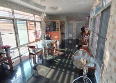 4 Bed 4 Bath Detached House in Pattanakarn 50