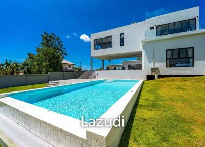 New 4 Bedroom Pool Villa Close to City Center