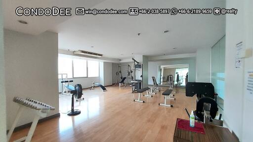 Spacious 1-Bedroom Condo Taksin Bridge View