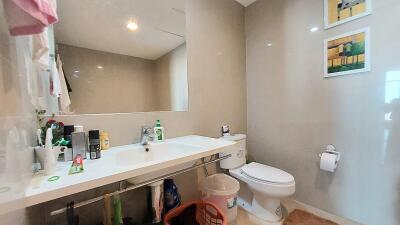 Spacious 1-Bedroom Condo Taksin Bridge View