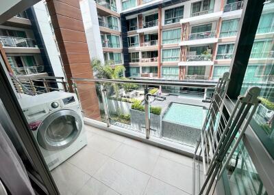 Pool View 3 Bed 2 Bath Condo in Central Pattaya CS8129