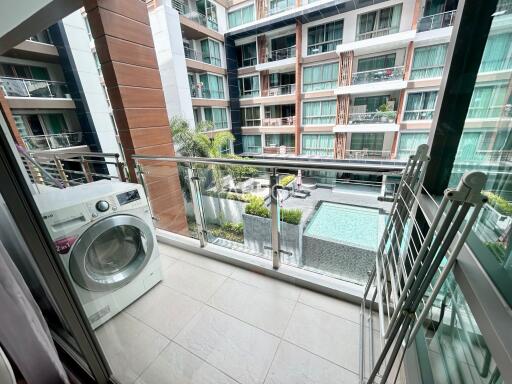 Pool View 3 Bed 2 Bath Condo in Central Pattaya CS8129