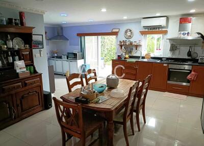 3 bedroom Pool Villa In East Pattaya