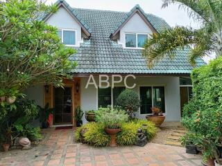 3 bedroom Pool Villa In East Pattaya