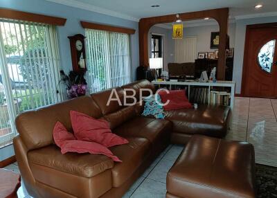 3 bedroom Pool Villa In East Pattaya