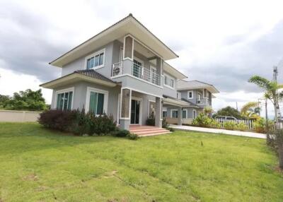 Thanaporn Park Home 5 3 bedroom house to rent