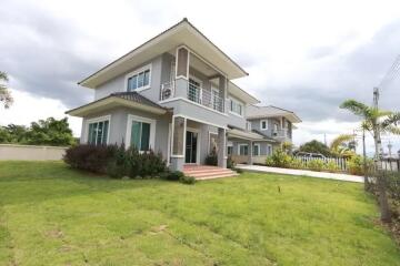 Thanaporn Park Home 5 3 bedroom house to rent