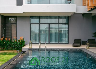 SALE Exclusive Two-Storey Homes Onyx Elegance in Tropical Living 4 Bedrooms 4 Bathrooms 469 Sqm. Just Minutes from Jomtien Beach