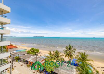 SALE Waters Edge Condo 1 Bedroom with Furniture and stunning seaview 70 Sqm A luxury Beachfront Condo in Na Jomtien / S-0843K