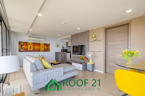 SALE Waters Edge Condo 1 Bedroom with Furniture and stunning seaview 70 Sqm A luxury Beachfront Condo in Na Jomtien / S-0843K