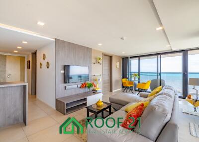 SALE Waters Edge Condo 1 Bedroom with Furniture and stunning seaview 70 Sqm A luxury Beachfront Condo in Na Jomtien / S-0843K